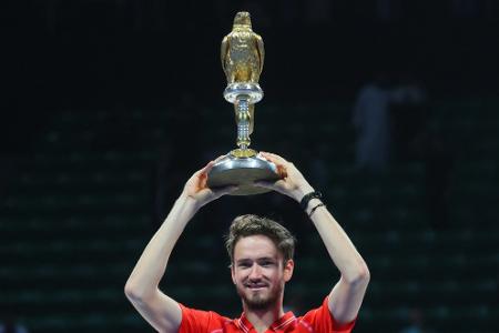 Tennis: Medwedew gewinnt auch in Doha Tennis: Medwedew gewinnt auch in Doha
