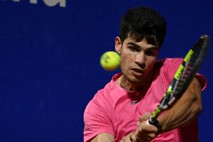 Tennis: Alcaraz feiert Sieg bei Comeback
