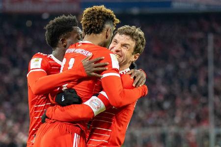 FC Bayern vs. Union Berlin: Noten und Einzelkritik - Am Sonntagnachmittag stieg in der Bundesliga das Spitzenspiel zwischen dem FC Bayern und Union Berlin. Dort ließ ein starker Rekordmeister dem Emporkömmling aus der Hauptstadt beim 3:0 nicht den Hauch einer Chance. Alle Akteure in der Einzelkritik: FC Bayern vs. Union Berlin: Noten und Einzelkritik - Am Sonntagnachmittag stieg in der Bundesliga das Spitzenspiel zwischen dem FC Bayern und Union Berlin. Dort ließ ein starker Rekordmeister dem Emporkömmling aus der Hauptstadt beim 3:0 nicht den Hauch einer Chance. Alle Akteure in der Einzelkritik: