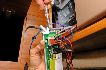 Reisemobil optimieren Neues Kontrollboard einbauen Multistecker
