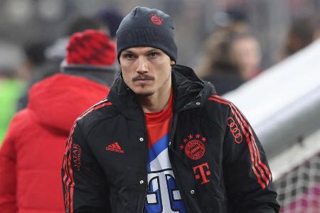 Konkurrenzkampf macht Sabitzer zu schaffen - Als wäre der Konkurrenzkampf beim FC Bayern mit Spielern wie Joshua Kimmich, Leon Goretzka oder Ryan Gravenberch nicht schon groß genug, kommt zur neuen Saison auch noch sein Landsmann und Ex-Kollege Konrad Laimer hinzu. Beim FC Bayern hat der 28 Jahre alte Sabitzer zwar noch einen Vertrag bis 2025, Berichten zufolge ist ein Verkauf aber nicht ausgeschlossen.
