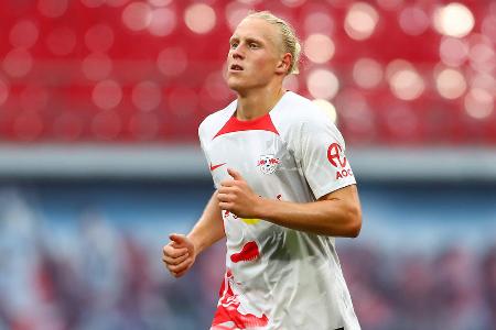 MITTELFELD: Xaver Schlager - Note: 3,0 - Löste Situationen auf engem Raum gut auf und trieb mit viel Mentalität die Angriffe an. War in der Entstehung entscheidend am Forsberg-Tor beteiligt (74.). Blieb gegen den Ball manchmal die richtige Antwort schuldig. Kurz vor Schluss musste er verletzt vom Platz.