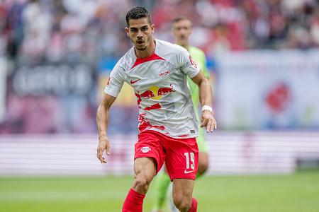 André Silva (bis 72.) - Note: 4,0 - Kam im ersten Durchgang überhaupt nicht zur Entfaltung. Agierte im zweiten Durchgang viel zielstrebiger. Hatte per Außenristschuss (48.) und im Eins-gegen-eins mit Meyer (70.) noch zwei Top-Chancen, dier er aber liegen ließ.