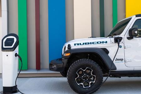 Jeep Wrangler 4Xe PHEV Europa-Version Sahara und Rubicon