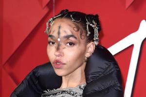 FKA twigs hat einen neuen Mann an ihrer Seite