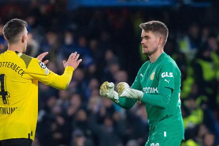 BVB scheitert am FC Chelsea: Noten und Einzelkritik - Am Dienstagabend gastierte Borussia Dortmund zum Rückspiel des Champions-League-Achtelfinales beim FC Chelsea. In London machten die Westfalen nicht ihr bestes Spiel und schieden - auch bedingt durch unglückliche Schiedsrichterentscheidungen - nach einer 0:2-Pleite aus. Alle BVB-Stars in der Einzelkritik: BVB scheitert am FC Chelsea: Noten und Einzelkritik - Am Dienstagabend gastierte Borussia Dortmund zum Rückspiel des Champions-League-Achtelfinales beim FC Chelsea. In London machten die Westfalen nicht ihr bestes Spiel und schieden - auch bedingt durch unglückliche Schiedsrichterentscheidungen - nach einer 0:2-Pleite aus. Alle BVB-Stars in der Einzelkritik: