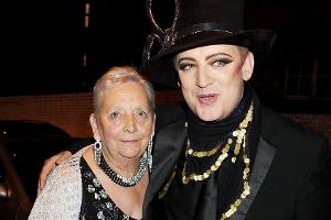 Boy George trauert um seine Mutter Dinah