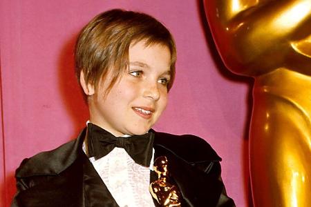 Tatum O'Neal mit ihrem Oscar.