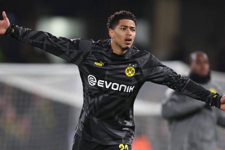 Watzke: Wenn Bellingham gehen möchte, ... - Glaubt man den Berichten, hat man sich Ende 2022 auch in der BVB-Führung damit abgefunden, dass Bellingham gehen wird. 'Ich weiß nicht, ob er gehen möchte. Wenn der Jude irgendwann uns das mitteilt - bis jetzt ist das nicht passiert - werden wir miteinander sprechen. Es ist nicht so, dass wir ihn verkaufen wollen', schloss Klubboss Hans-Joachim Watzke bei 'Amazon Prime Video' nicht alle Türen.
