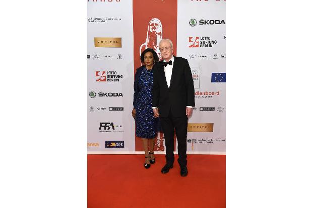 Dass er immer noch unter uns weilt und sich guter Gesundheit erfreut, verdanke er vor allem seiner zweiten Frau Shakira. 