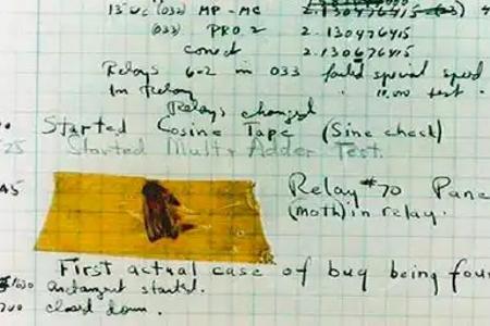 Auszug aus dem Log des Mark II: Die diensthabenden Ingenieure machten sich einen Spaß daraus, die in einem Relais aufgefundene Motte für die Nachwelt aufzukleben.