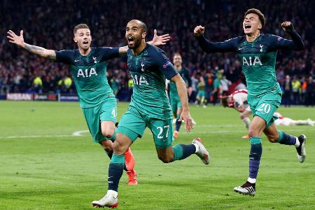 Lucas Moura - Die Reise von Ajax Amsterdam endet 2018/19 schließlich im Halbfinale. Nach einem 1:0-Sieg im Hinspiel und einer schnellen 2:0-Führung im Rückspiel sieht zwar alles bestens aus, doch dann kommt Lucas Moura. Der Brasilianer schüttelt für Tottenham Hotspur einen Dreierpack aus dem Ärmel und ballert die Spurs ins Finale.