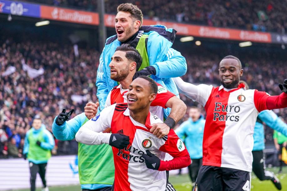 Historischer Sieg: Rotterdam stürmt ins Viertelfinale