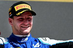 Formel 2: Aufsteiger Martins pflügt durchs Feld