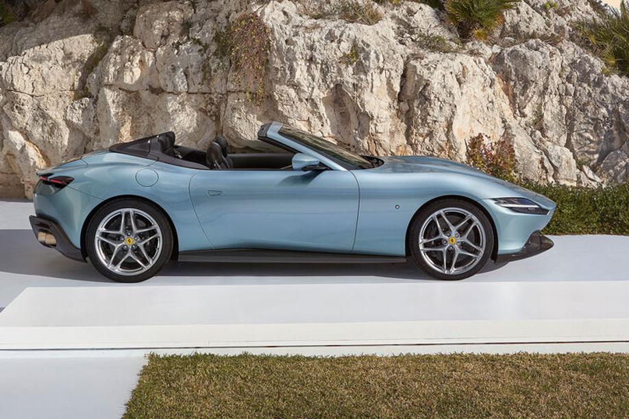 Ferrari Roma Spider
