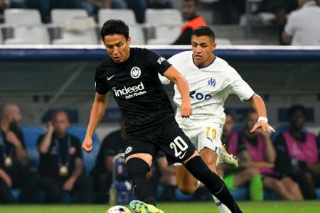 Eintracht Frankfurt: Hasebe setzt Karriere fort