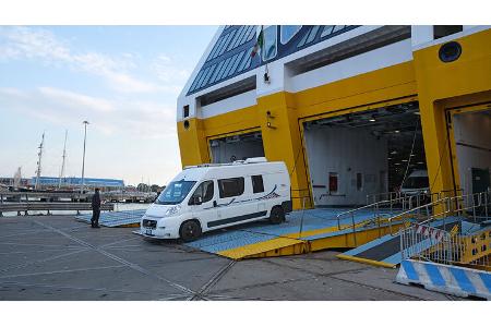 Fährhafen Liviorno Wohnmobil