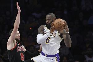 Zurück auf dem Parkett: James dankt dem "LeBron der Füße"
