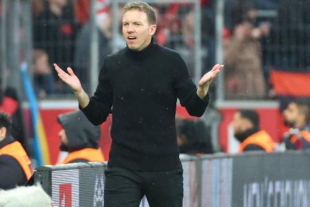 Das sind Julian Nagelsmanns Job-Optionen - Nach dem überraschenden Rauswurf beim FC Bayern ist Julian Nagelsmann ohne Job. Lange wird der 35-Jährige aber wohl nicht auf neue Offerten warten müssen. Bereits jetzt gibt es erste Gerüchte um seinen neuen Arbeitgeber. Welche Optionen hat der frühere Bayern-Trainer in Europa? Und wie wahrscheinlich sind diese? Ein Überblick: Das sind Julian Nagelsmanns Job-Optionen - Nach dem überraschenden Rauswurf beim FC Bayern ist Julian Nagelsmann ohne Job. Lange wird der 35-Jährige aber wohl nicht auf neue Offerten warten müssen. Bereits jetzt gibt es erste Gerüchte um seinen neuen Arbeitgeber. Welche Optionen hat der frühere Bayern-Trainer in Europa? Und wie wahrscheinlich sind diese? Ein Überblick: