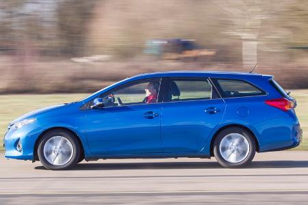 Toyota Auris Touring Sports 2.0 D-4D, Seitenansicht