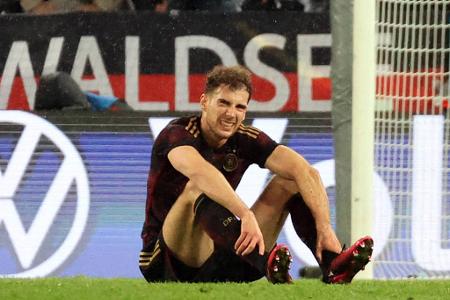 Leon Goretzka (FC Bayern München) - Note 4,5 - Kommt in der Nationalmannschaft einfach nicht mehr in Schwung. Gegen Peru nach seiner Einwechslung auffallend unauffällig, in der Startelf gegen Belgien dann fast immer einen Schritt zu spät. Auch wegen ihm klafften dramatische Lücken vor der deutschen Abwehr. Musste zu allem Überfluss auch noch früh verletzt raus.