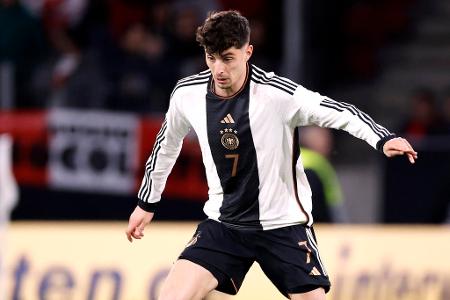Kai Havertz (FC Chelsea) - Note 2,5 - Flick hat es sich zur Aufgabe gemacht, den passenden Platz in seiner Formation für Havertz zu finden. Der erste Versuch gegen Peru sah vielversprechend aus: Der Offensivmann war ständig anspielbar und quasi an jeder gefährlichen Szene des DFB-Teams beteiligt. Einziger Dämpfer war sein verschossener Strafstoß. Fehlte gegen Belgien dann wegen einer Grippe.