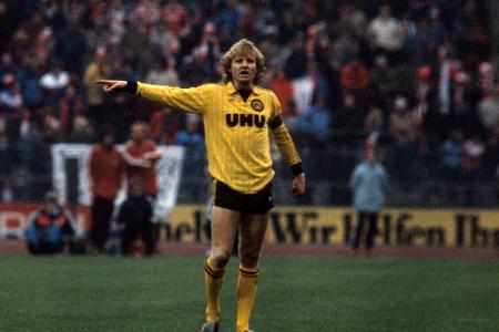 Platz 1: Manfred Burgsmüller - 135 Tore in 224 Spielen für den BVB