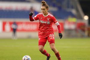 Bayern-Frauen legen vor - Wolfsburg bleibt dran