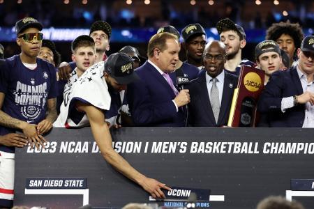 College-Basketball: UConn gewinnt Finale der College-Basketball: UConn gewinnt Finale der
