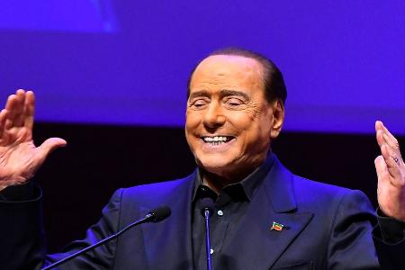 Silvio Berlusconi liegt auf der Intensivstation Silvio Berlusconi liegt auf der Intensivstation