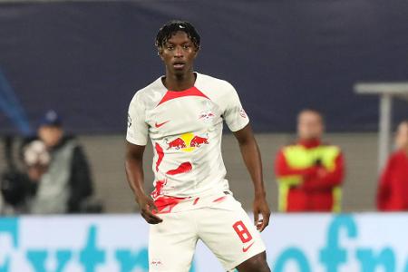 Amadou Haidara - Note: 2,0 - Verzeichnete durch seine Giftigkeit wichtige Ballgewinne. Bewies im Umschaltspiel ein feines Auge. In Sachen Einsatzbereitschaft deutlich besser als alle seine direkten Gegenspieler auf BVB-Seite.