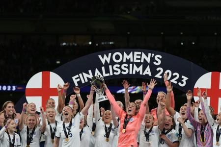 Frauenfußball: England gewinnt Finalissima gegen Brasilien Frauenfußball: England gewinnt Finalissima gegen Brasilien
