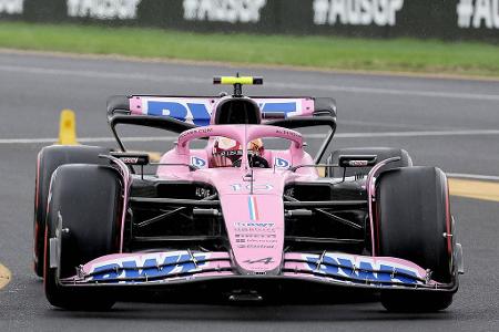 Pierre Gasly (Alpine F1) - Note 4,0 - So richtig zufrieden sind sie mit dem Saisonstart bei Alpine nicht. Der A523 sollte eigentlich die vierte Kraft sein, doch das Team steckte in den ersten Rennen im Mittelmaß fest. Gasly offenbarte dabei Anlaufschwierigkeiten. Womöglich spielte beim teaminternen Crash in Melbourne auch eine Portion Frust beim Franzosen mit rein. Mit zwei neunten Plätzen holte er immerhin in den anderen Rennen Punkte.