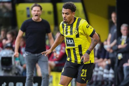 ANGRIFF: Donyell Malen - Note: 5,0 - Fand als Haller-Stellvertreter in der Sturmspitze keine Bindung zum Spiel und konnte sich in den Zweikämpfen nie behaupten. War nach Positionswechsel zur Pause etwas besser drin. Blieb aber in den meisten Szenen leicht zu verteidigen. In der Schlussminute mit einer Torannäherung.