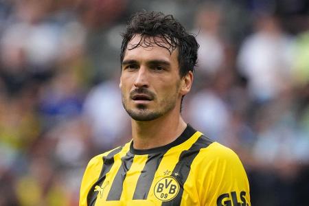 Mats Hummels (bis 85.) - Note: 5,0 - Strahlte nicht die erwartete Souveränität aus und wackelte immer wieder. Sah beim ersten Gegentor wegen seiner Tempodefizite ganz schlecht aus. Am Ball ebenfalls wiederholt mit leichten Fehlern. Szenen wie der wichtige Block gegen Laimer (17.) konnten die Schwächen nicht übertünchen.
