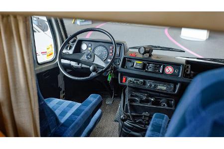 Niesmann Clou 570 (1980) Cockpit f