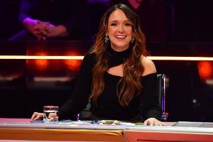 "The Masked Singer": Carolin Kebekus nimmt im Rateteam Platz
