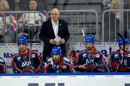Trainer Stewart und 17 Spieler verlassen die Adler Mannheim Trainer Stewart und 17 Spieler verlassen die Adler Mannheim