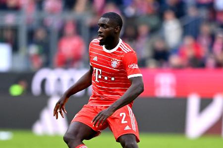 Dayot Upamecano - Note: 4,5 - Leistete sich in den ersten Minuten einige unsaubere Szenen am Ball, zeigte beim Herausrücken ebenfalls erstaunlich oft kein gutes Timing. Gewann am Ende nur 20 Prozent seiner Zweikämpfe. Nach dem desolaten Abend gegen City erneut kein guter Auftritt.