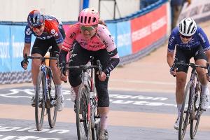 Coup: Jackson siegt bei Paris-Roubaix Femmes