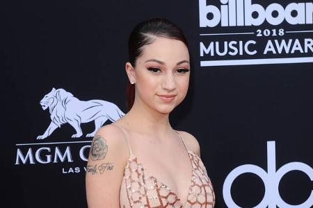 Rapperin Bhad Bhabie gönnte sich den OnlyFans-Account anlässlich ihres 18. Geburtstages und brachte die Plattform damit fast zum Erliegen. Binnen sechs Stunden hatte sie eine Million Dollar verdient, erklärte sie stolz.