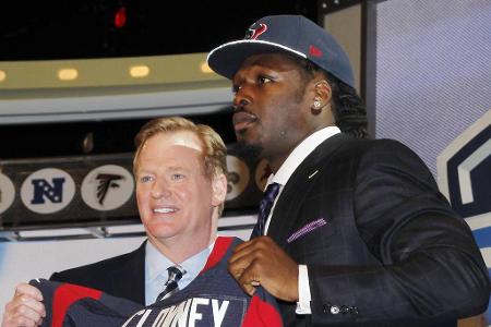 2014: Jadeveon Clowney - Die Houston Texans machten Jadeveon Clowney 2014 mit ihrer Wahl zum Nummer-1-Pick. Nach fünf Jahren und drei Pro-Bowl-Nominierungen verließ der Defensive End Texas schließlich für die Seattle Seahawks. Dort hielt es ihn jedoch nur ein Jahr. Nach einem weiteren Intermezzo bei den Tennessee Titans unterschrieb Clowney 2021 bei den Cleveland Browns, die ihn im März 2023 vor die Tür setzten.