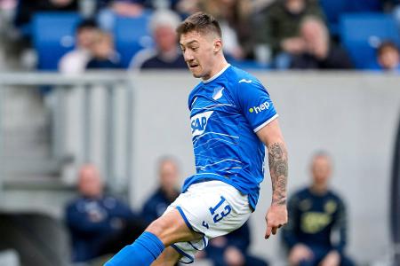 Angelo Stiller (bis 62.) - Note: 3,0 - Hinterließ im Mittelfeldzentrum der Gäste gegen den Ball lange einen guten Eindruck. Lief Lücken zu und klärte mehrfach bei brenzligen Szenen in der eigene Hälfte. Im Kreativspiel dafür sehr eingeschränkt.
