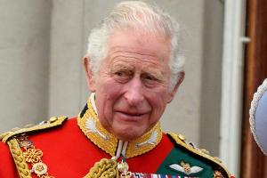 König Charles III.: Riesige Schokoladen-Büste zur Krönung enthüllt