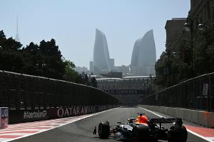 Training in Baku: Verstappen vorn, Leclerc knapp dahinter