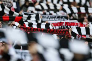 Zutrittsverbot in Neapel für 97 Eintracht-Problemfans