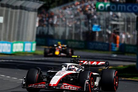 Platz 20: Nico Hülkenberg (Haas) - 1:42.755 in Q1 - startet nach einem Setup-Wechsel aus der Box