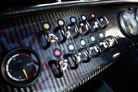 Caterham Seven 620 R, Bedienelemente