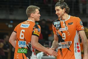 Volleyball: Dauermeister Berlin holt sich Matchbälle