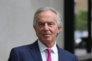 Tony Blair feiert 70. Geburtstag bei Krönung von König Charles III.